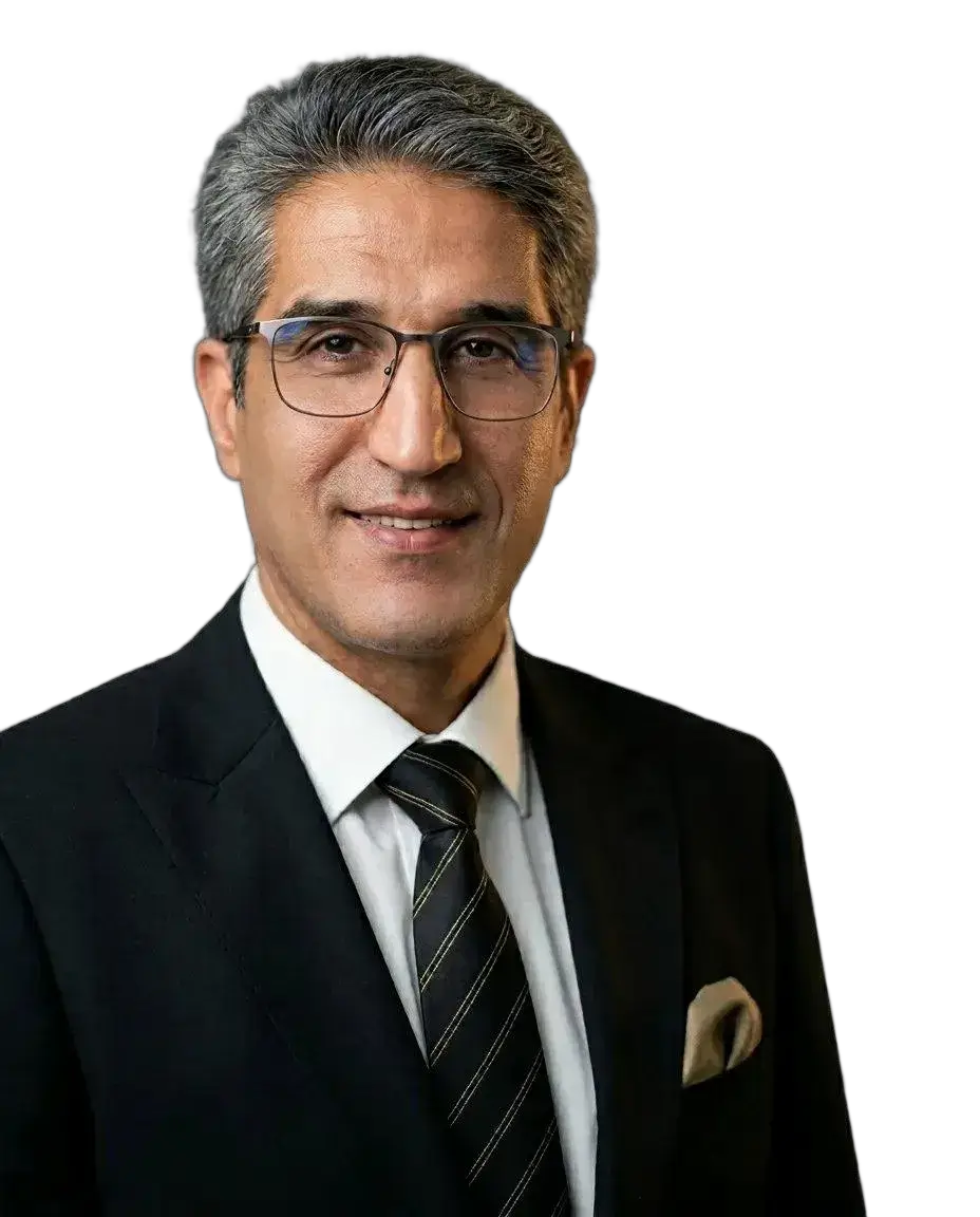 پرترهی مسعود اکرمی، کوچ منابع انسانی